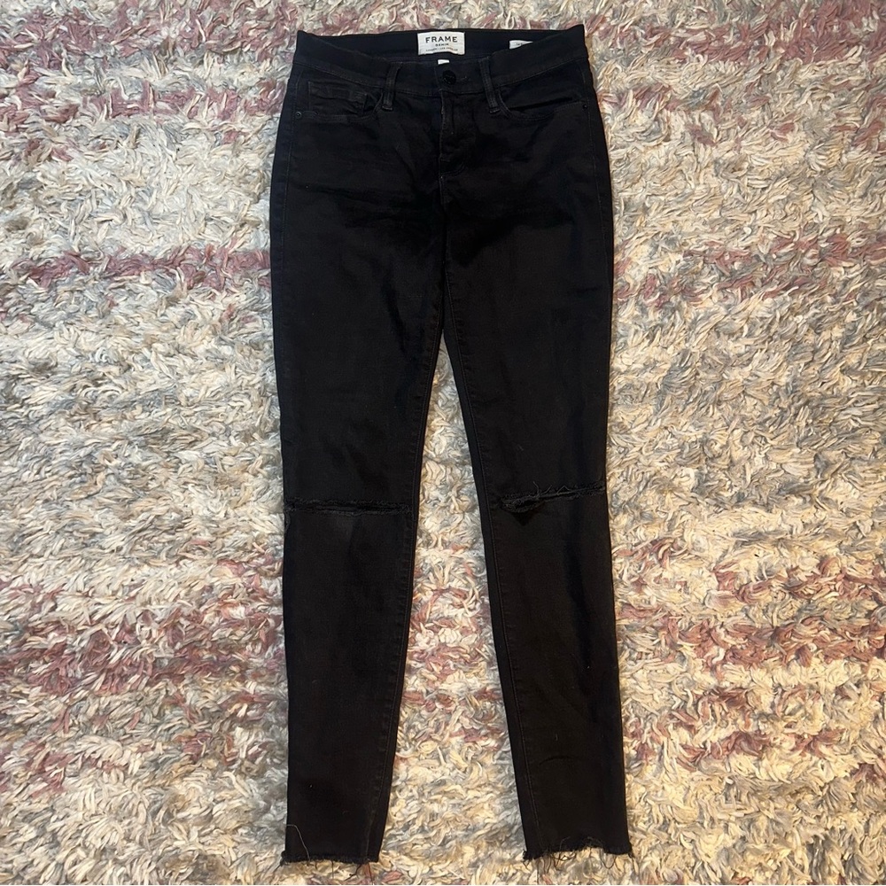 Frame le skinny de Jeanne black distressed jeans 26